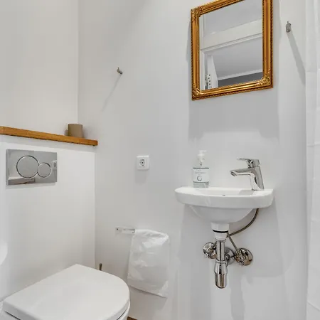 Vandrerhjem Danhostel Kragsbjerggaard *